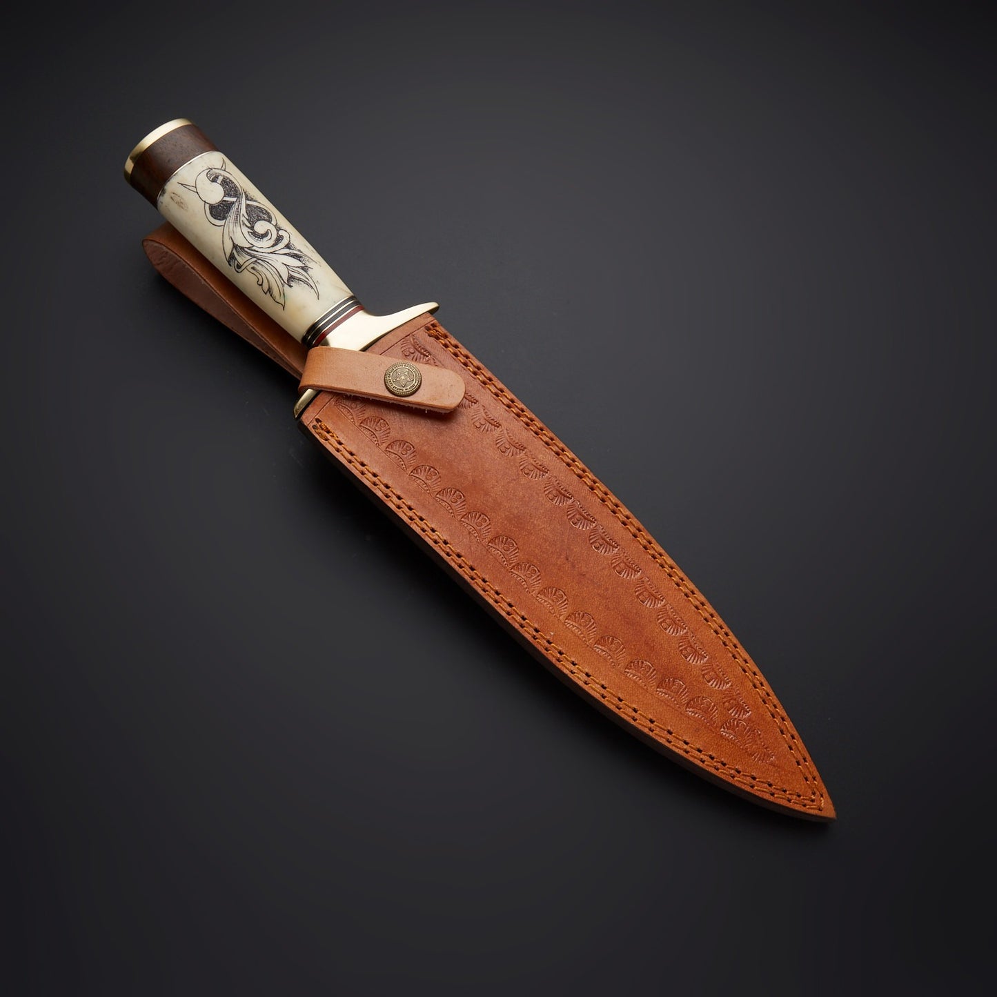 Handmade Damascus Scrimshaw Dagger Knife  Rare Collector’s Blade with Stunning Craftsmanship