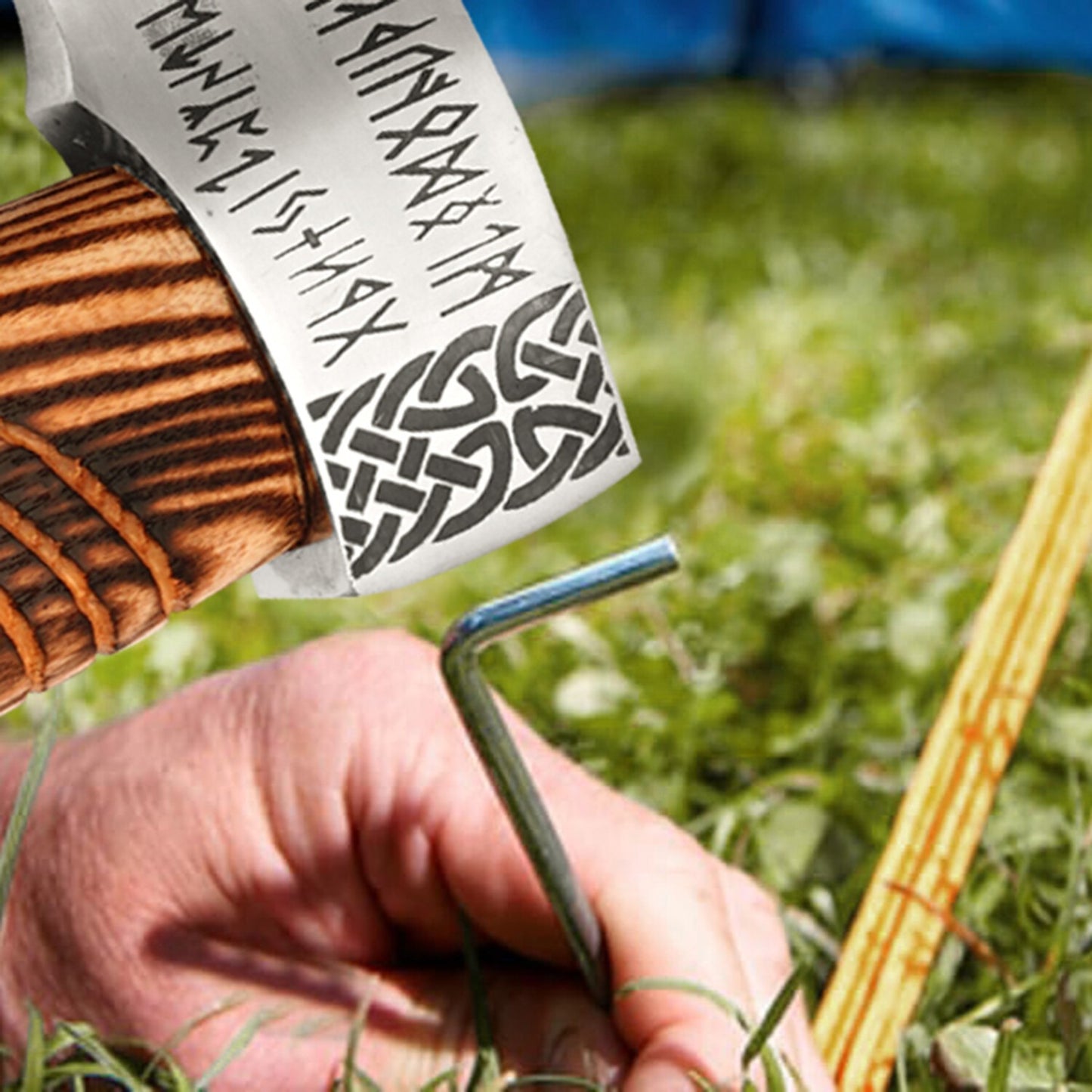 Handmade Damascus Steel Hunting Knife  20 Walnut Wood Handle Fixed Blade with Leather Sheath  Survival Camping & Collectors Must Have